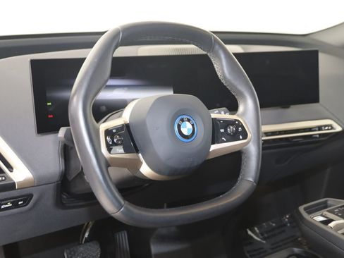 Used 2023 BMW iX xDrive50 AWD/4WD image 6