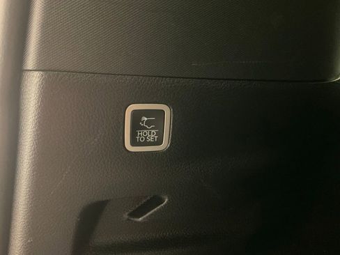 Used 2024 Jeep Grand Wagoneer L Series III image 32