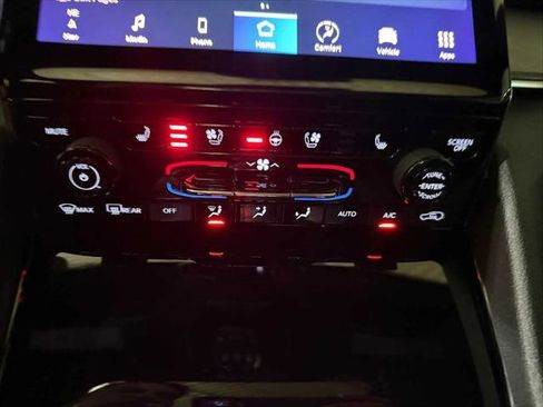 Certified 2023 Jeep Grand Cherokee Overland w/ Luxury Tech Group IV AWD/4WD image 34