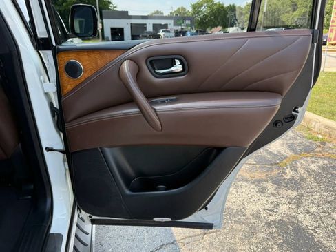Used 2015 INFINITI QX80 4WD w/ Limited Package image 23