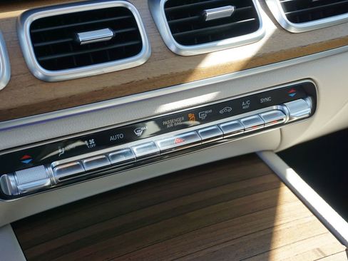 Certified 2022 Mercedes-Benz GLS 450 4MATIC image 28