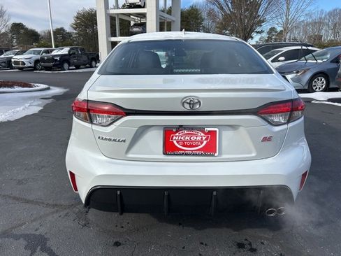 Used 2025 Toyota Corolla SE image 6