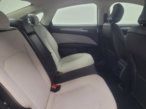 Used 2019 Ford Fusion SE w/ Equipment Group 151A FWD image 19