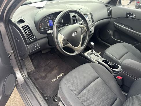 Used 2009 Hyundai Elantra w/ Premium-Sport Pkg 2 FWD image 9