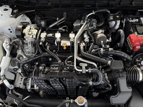 Used 2024 Nissan Altima 2.5 SR image 25