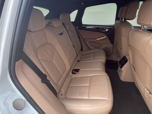 Used 2020 Porsche Macan AWD/4WD image 23