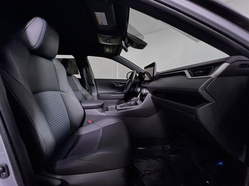 Used 2025 Toyota RAV4 XSE image 31