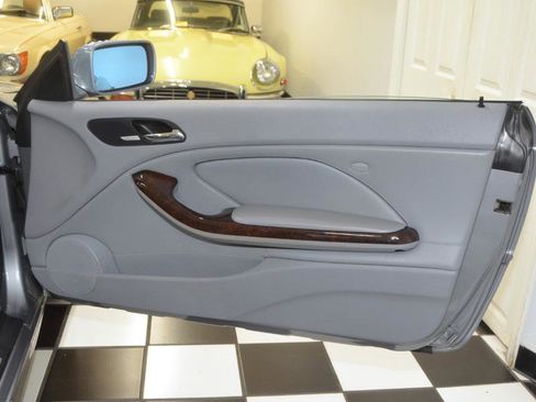 Used 2006 BMW 325Ci Convertible image 23