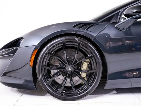 Used 2025 McLaren Artura Spider RWD image 16