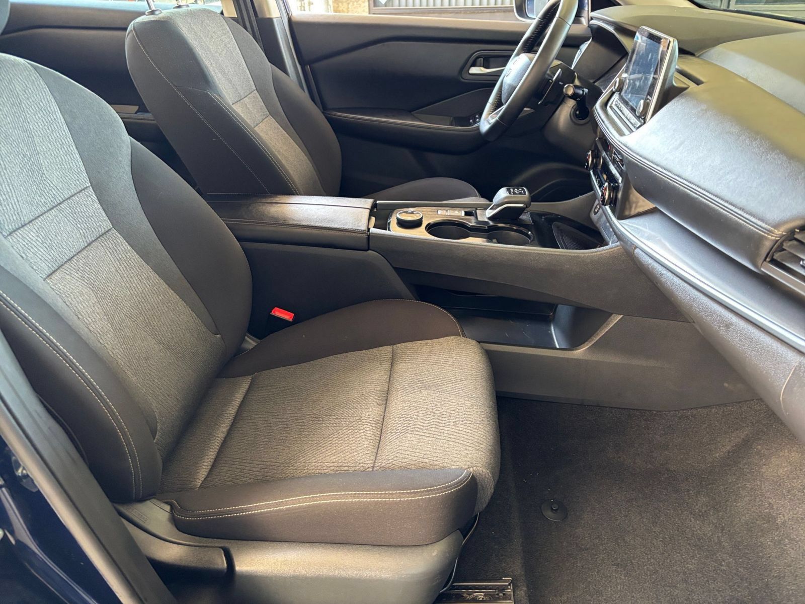 Used 2026 Nissan Rogue SV AWD/4WD image 37