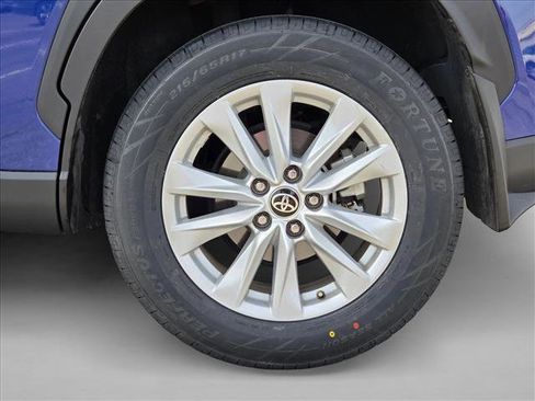 Used 2022 Toyota Corolla Cross LE image 21