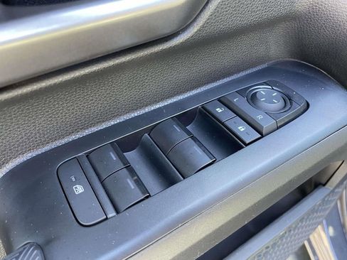 Used 2025 Toyota Tacoma TRD Off-Road AWD/4WD image 16