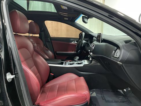 Used 2020 Kia Stinger GT2 AWD/4WD image 32