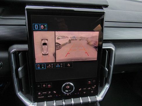 New 2025 GMC Acadia Elevation image 22