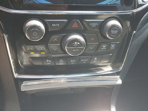 Used 2020 Jeep Grand Cherokee Altitude AWD/4WD image 29