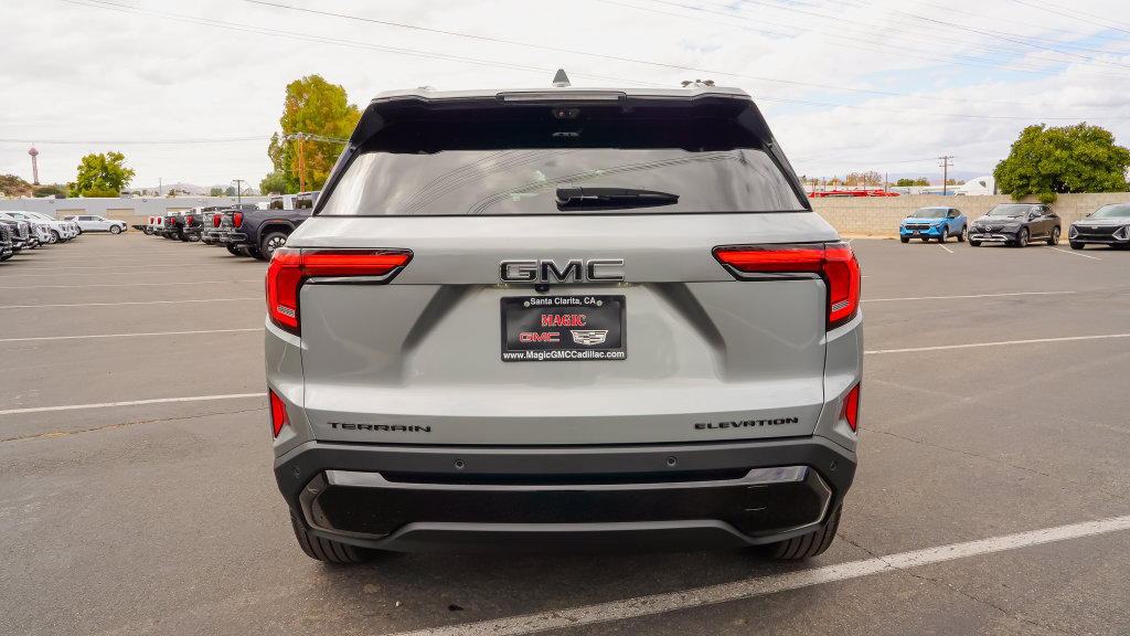 New 2027 GMC Terrain Elevation w/ Elevation Premium Package FWD image 8