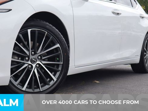 Used 2022 Lexus ES 300h w/ Premium Package image 3