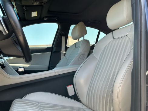 Used 2023 Genesis G70 2.0T w/ Sport Prestige Package RWD image 18