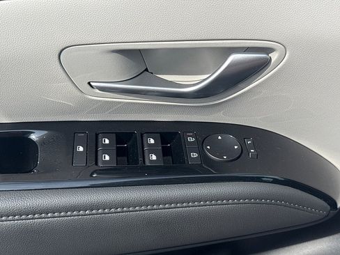 Used 2025 Hyundai Tucson Limited FWD image 21