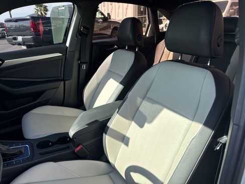 Used 2021 Volkswagen Jetta R-Line image 14