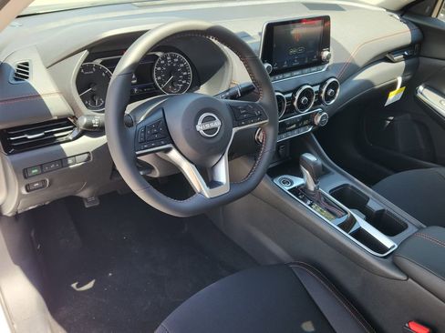 New 2025 Nissan Sentra SR w/ Midnight Edition image 9