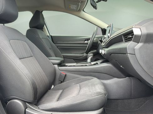 Certified 2024 Nissan Altima 2.5 SV FWD image 11