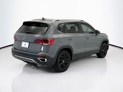 Used 2023 Volkswagen Taos SE w/ Black Wheel Package FWD image 5