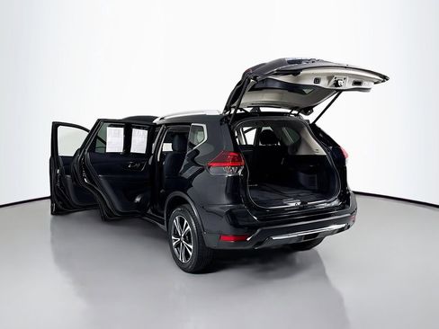 Used 2020 Nissan Rogue SV w/ Premium Package image 27