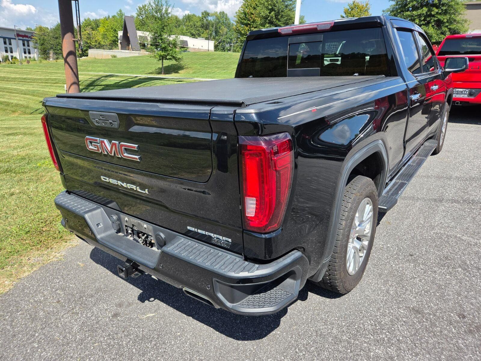 Used 2019 GMC Sierra 1500 Denali AWD/4WD image 8