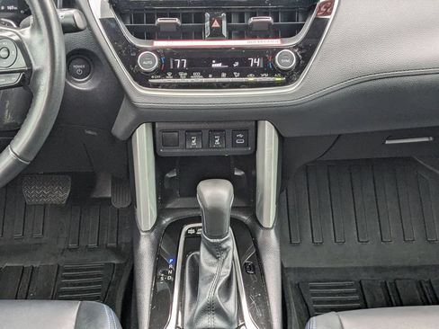 Used 2025 Toyota Corolla Cross AWD Hybrid w/ Convenience Package image 19