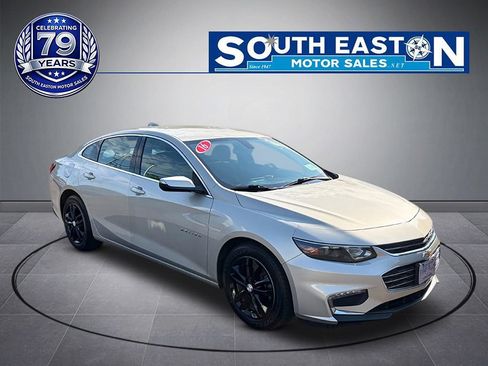 Used 2016 Chevrolet Malibu LT w/ Leather Package FWD image 2