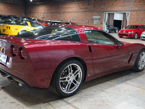Used 2007 Chevrolet Corvette Coupe w/ Preferred Equipment Group image 17