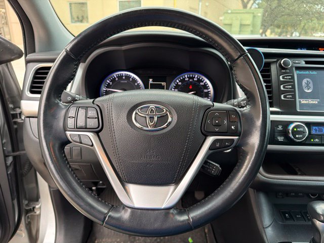 Used 2017 Toyota Highlander XLE AWD/4WD image 8