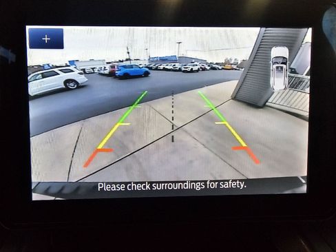 Used 2022 Ford Explorer XLT image 27