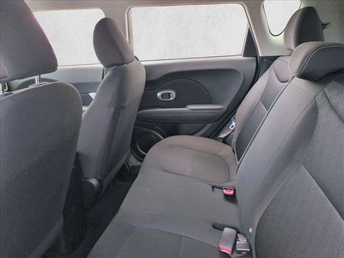 Used 2016 Kia Soul w/ Option Group 020 FWD image 17