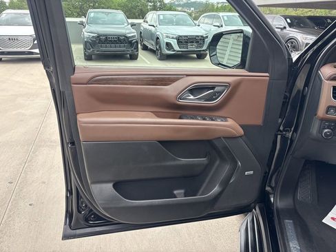 Used 2024 Chevrolet Tahoe High Country image 10