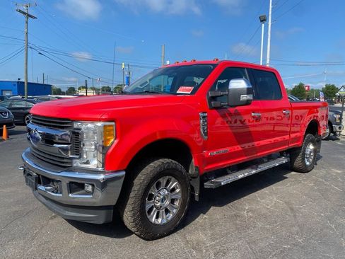 Used 2017 Ford F250 XLT w/ XLT Premium Package AWD/4WD image 6