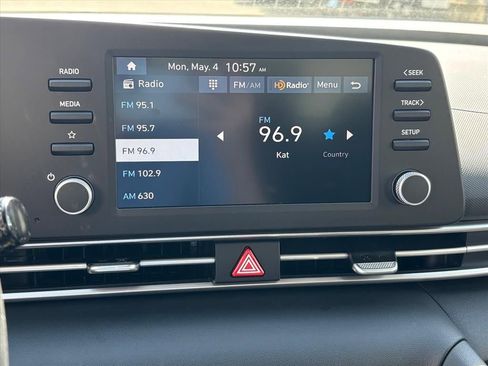 New 2026 Hyundai Elantra SE FWD image 5