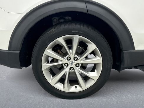 Used 2021 Ford Explorer Platinum w/ Equipment Group 601A AWD/4WD image 12