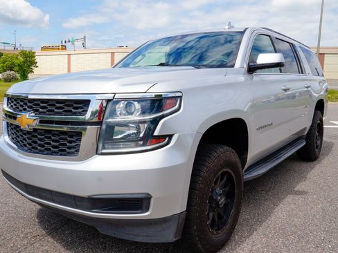 Used 2019 Chevrolet Suburban LT AWD/4WD image 8