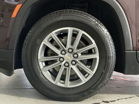Used 2023 Chevrolet Traverse LT FWD image 13