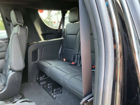 Used 2022 GMC Yukon XL SLT w/ SLT Premium Package AWD/4WD image 23