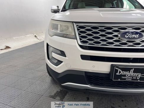 Used 2016 Ford Explorer Platinum image 9