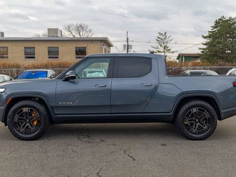 Used 2022 Rivian R1T Adventure image 4