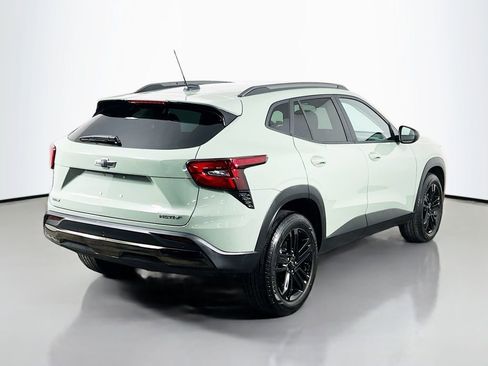 Used 2025 Chevrolet Trax ACTIV w/ Sunroof Package image 5