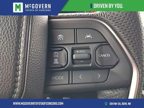 Used 2025 Toyota Tacoma TRD Sport AWD/4WD image 19