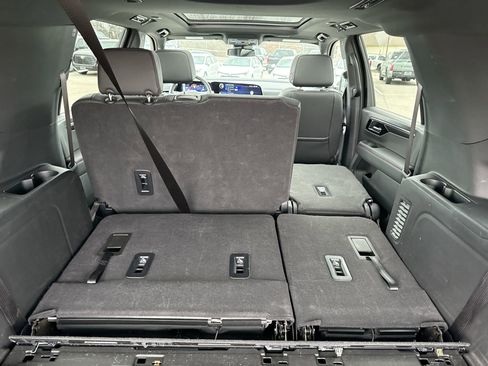 Used 2025 Chevrolet Suburban RST w/ Sun And Tow Package image 27