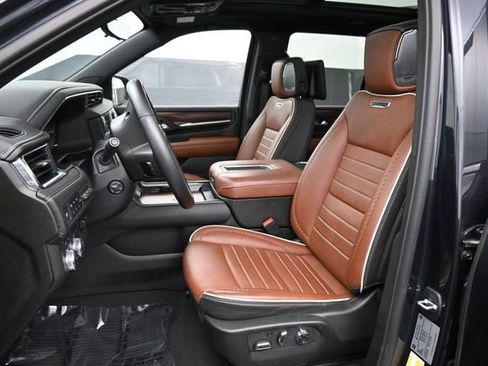 Used 2024 GMC Yukon Denali Ultimate AWD/4WD image 23