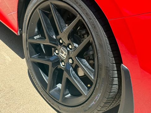 Used 2023 Honda Civic Sport image 9
