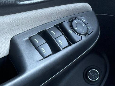 Used 2025 Buick Envista Avenir FWD image 36